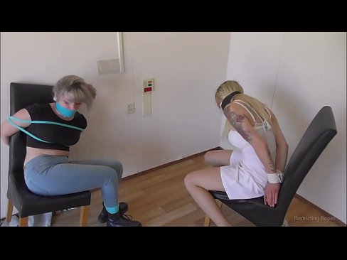 ❤️ Atkarīga / sasietas un ar aizliktām mutēm / damsel in distress ️ Duršanās video pie lv.hentaiser.ru